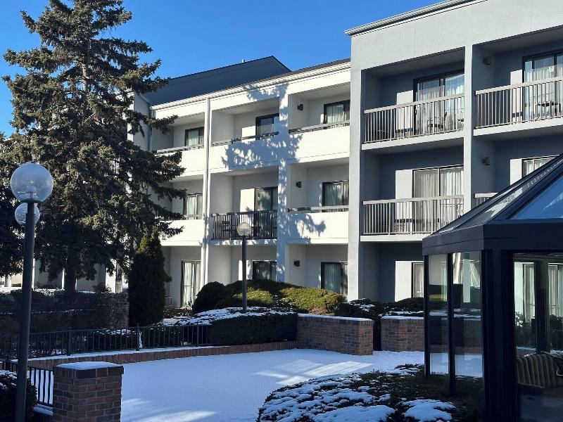 Courtyard Chicago Glenview/Northbrook image