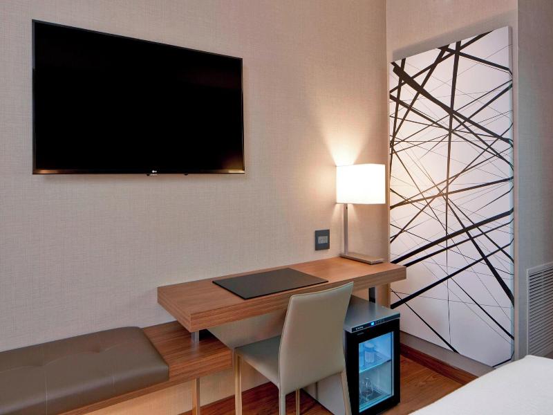 AC Hotel Atlanta Buckhead at Phipps Plaza image