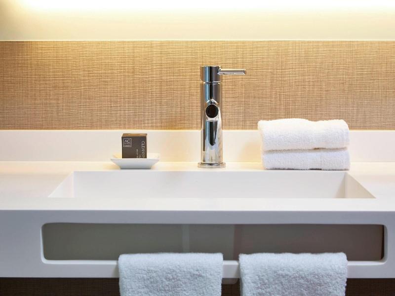 AC Hotel Atlanta Buckhead at Phipps Plaza image