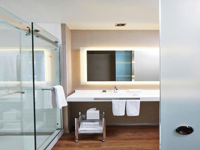 AC Hotel Atlanta Buckhead at Phipps Plaza image