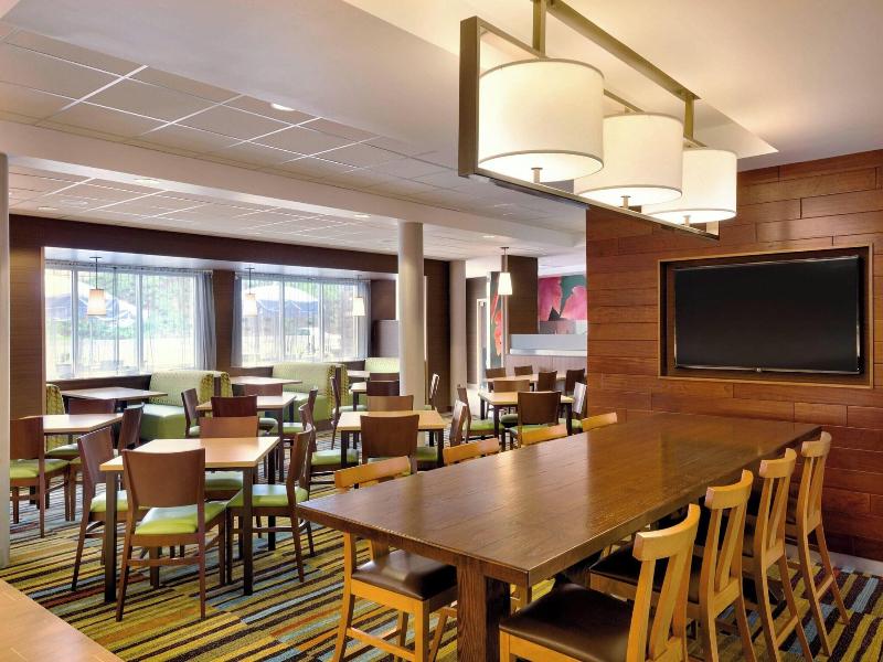 Fairfield Inn&Suites Lancaster East at The Outlets image