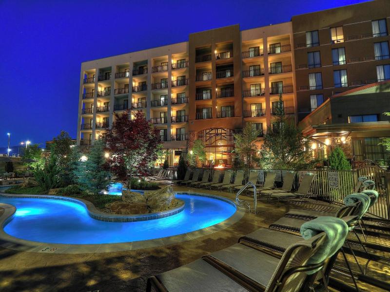 Courtyard Pigeon Forge image