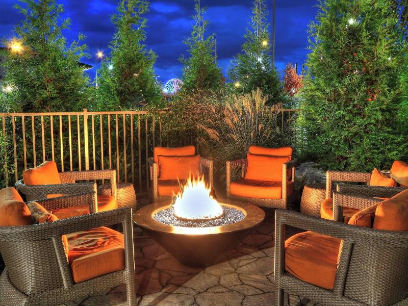 Courtyard Pigeon Forge image