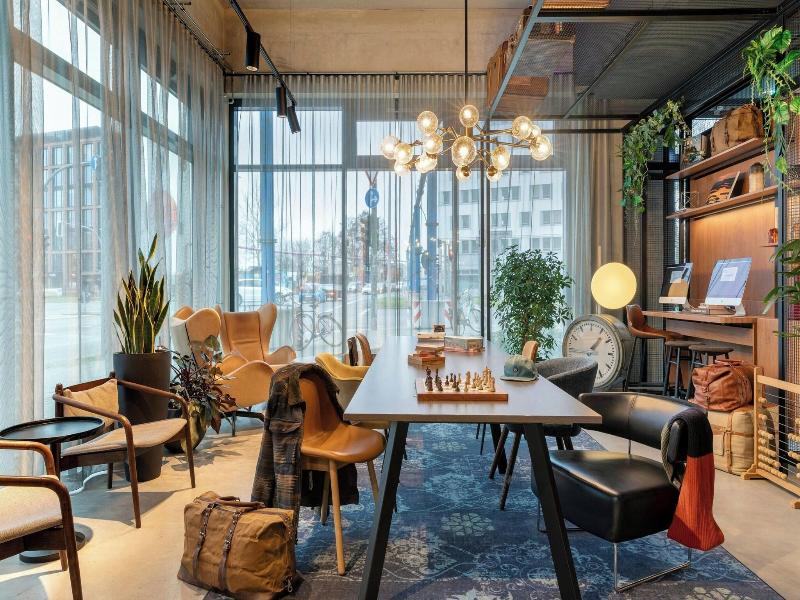 Moxy Berlin Ostbahnhof image