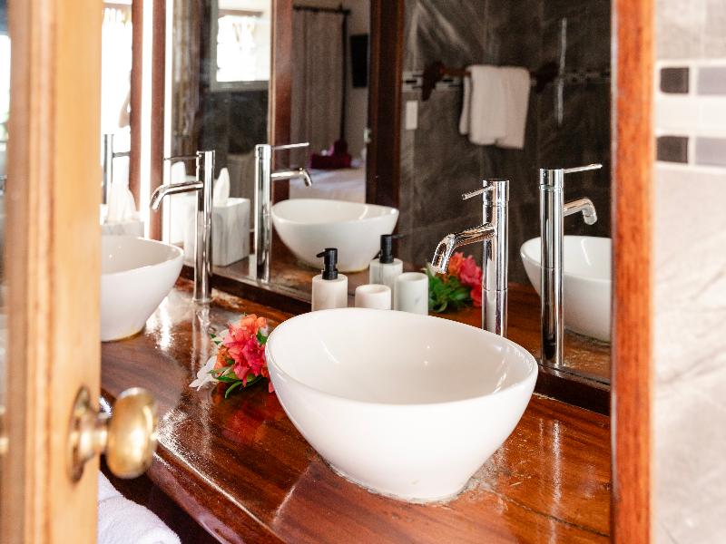 Tamanu Beach Resort image