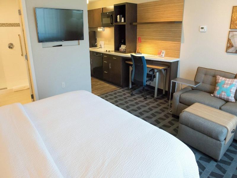 Studio, 1 King Bed (Hearing Accessible) (1 King Bed)