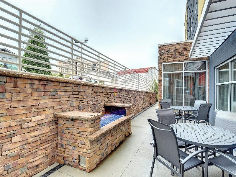 Fairfield Inn & Suites Nashville MetroCenter