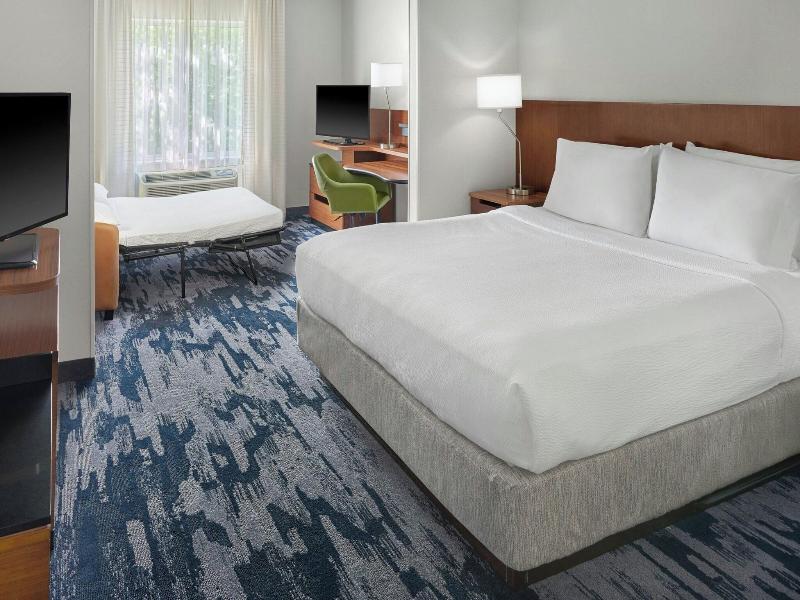 Fairfield Inn & Suites Charlotte Airport image