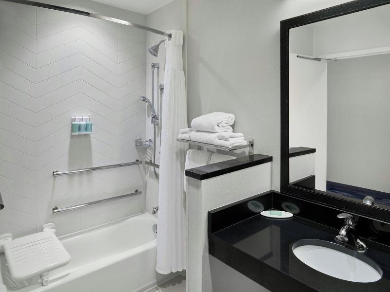 Fairfield Inn & Suites Charlotte Airport image