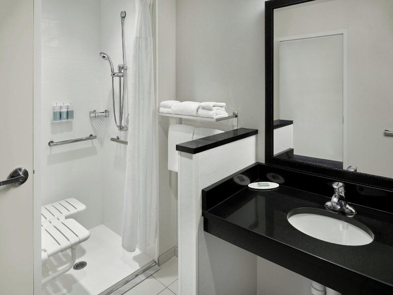 Fairfield Inn & Suites Charlotte Airport image
