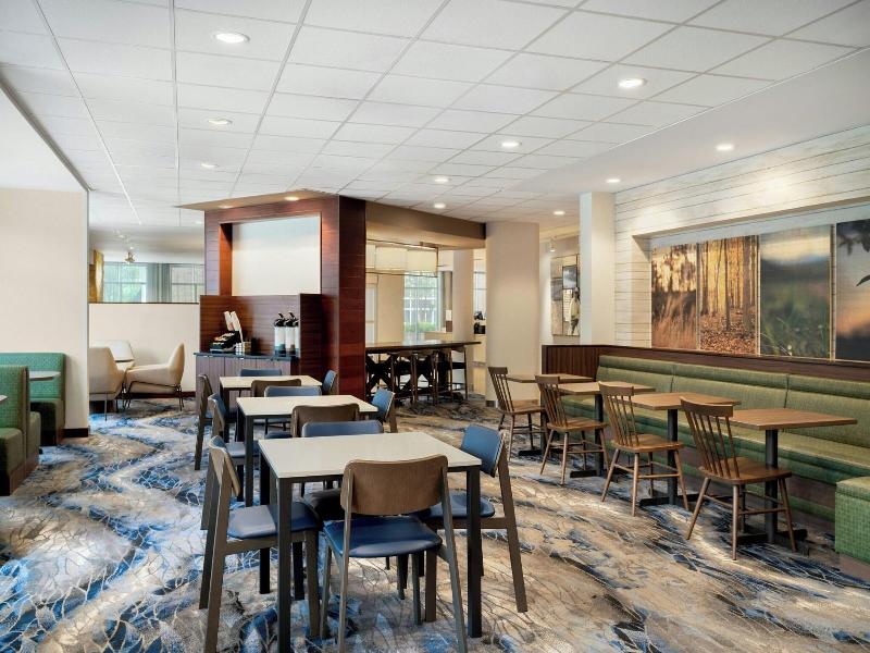 Fairfield Inn &Suites Cincinnati Uptown/University image