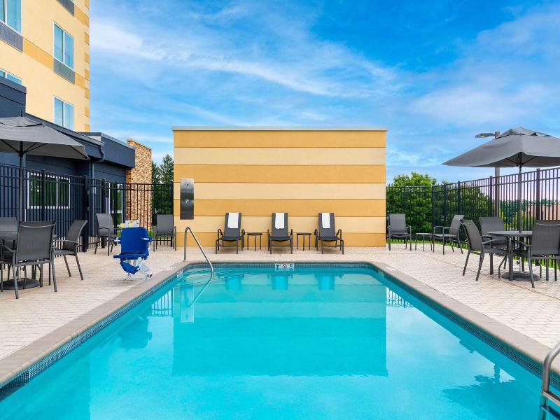 Fairfield Inn & Suites Martinsburg image
