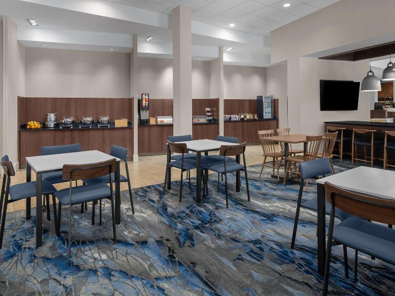 Fairfield Inn & Suites Savannah Downtown image