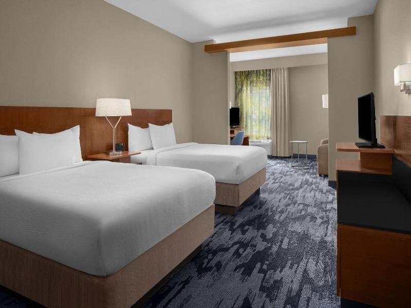 Fairfield Inn & Suites Savannah Downtown image