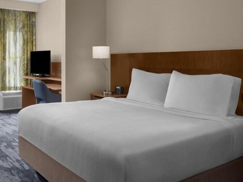 Fairfield Inn & Suites Savannah Downtown image