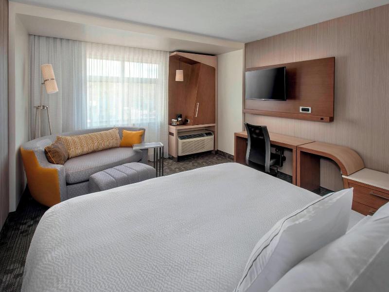 Courtyard Schenectady at Mohawk Harbor image
