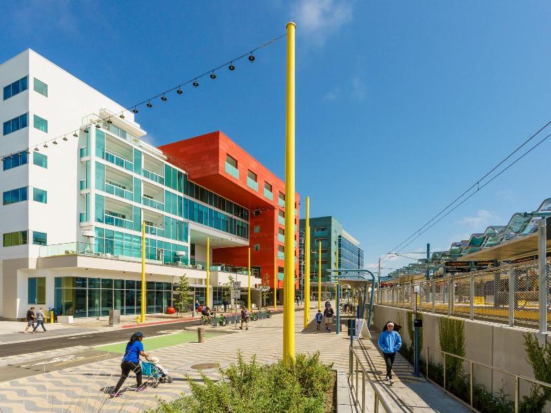 Courtyard By Marriott Santa Monica image