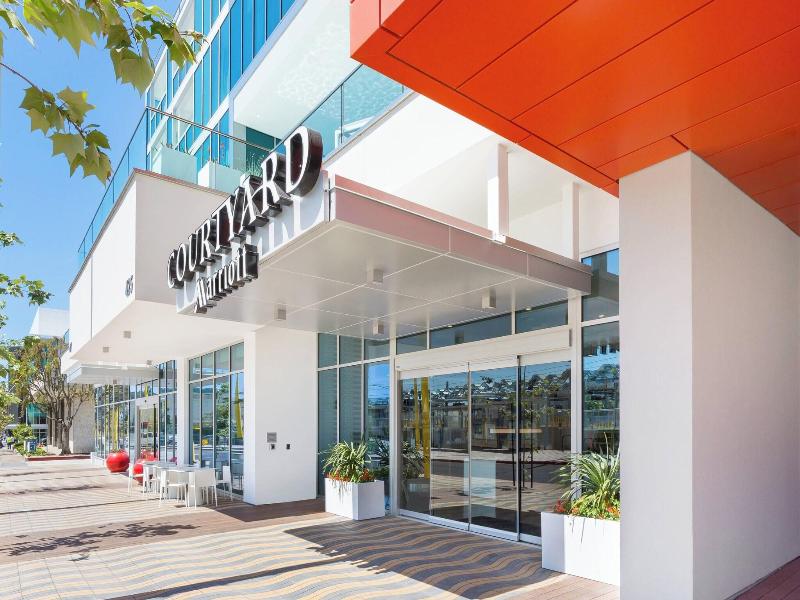 Courtyard By Marriott Santa Monica image