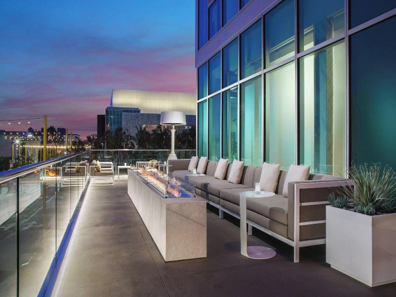 Courtyard By Marriott Santa Monica image