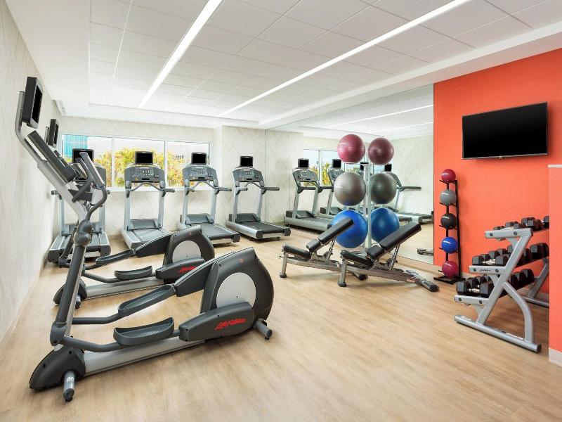 Courtyard By Marriott Santa Monica image