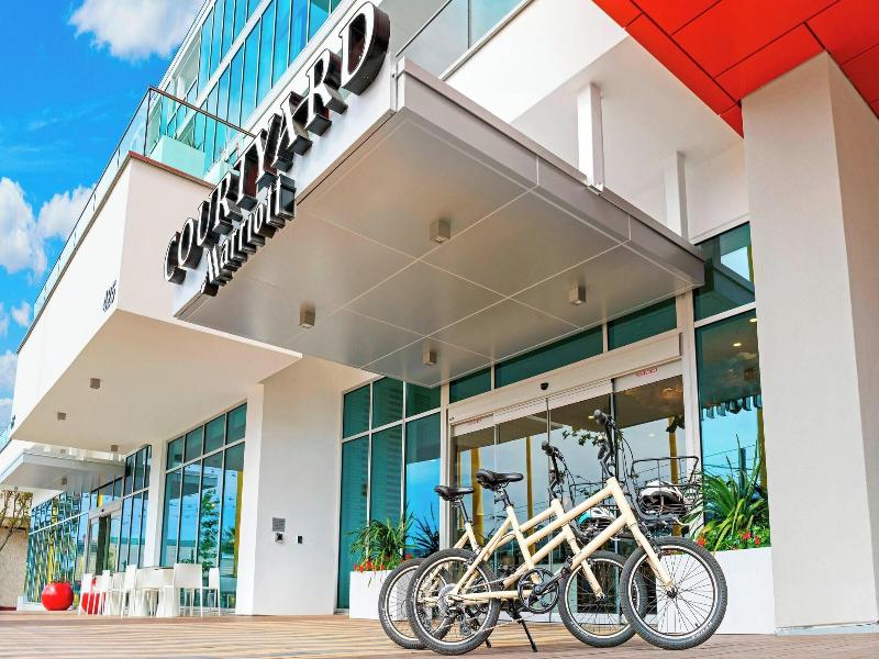 Courtyard By Marriott Santa Monica image