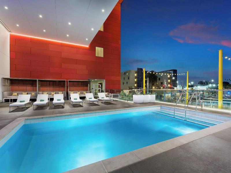 Courtyard By Marriott Santa Monica image