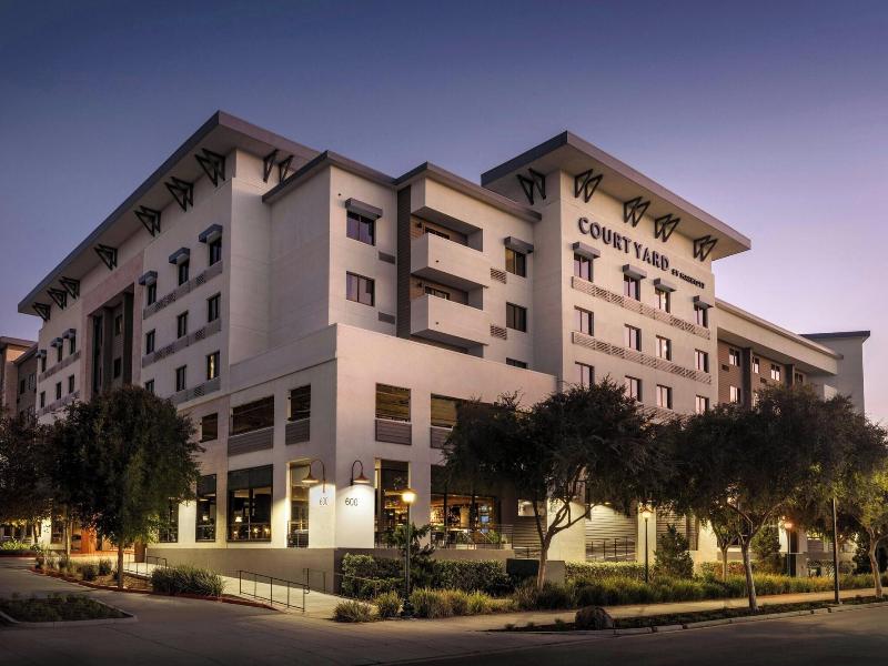 Courtyard Redwood City image