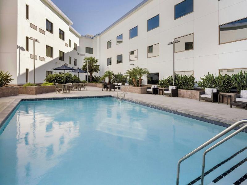 Courtyard Redwood City image