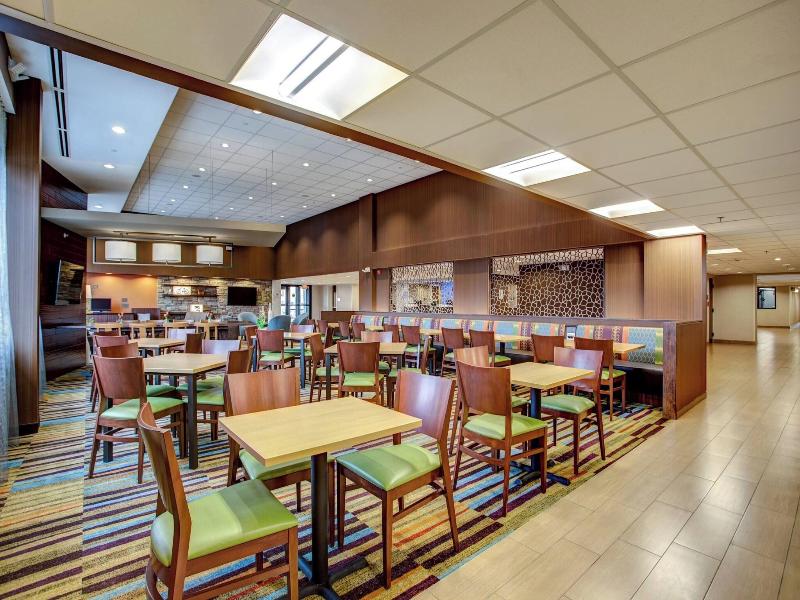 Fairfield Inn & Suites Springfield Holyoke image