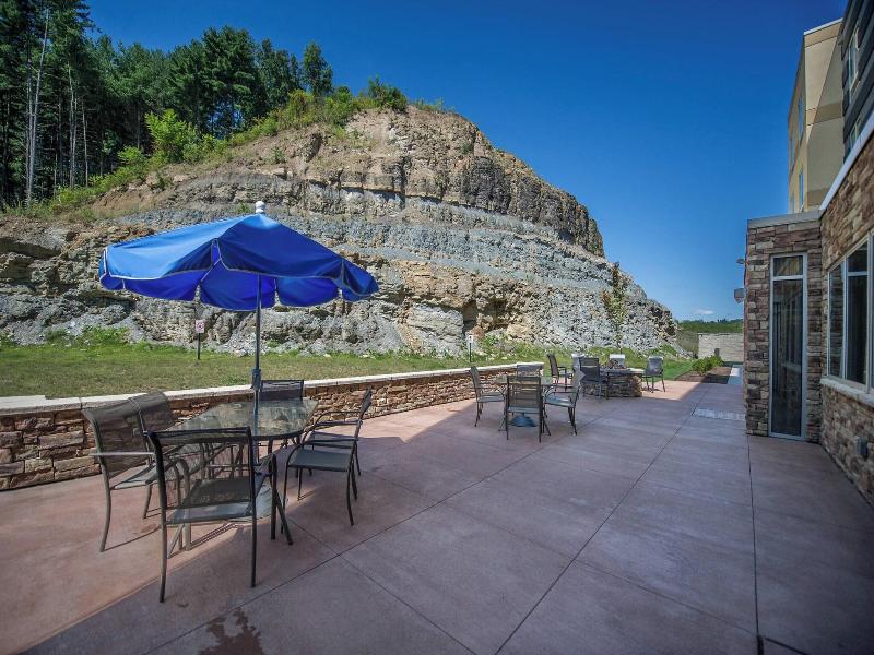 Fairfield Inn & Suites Cambridge