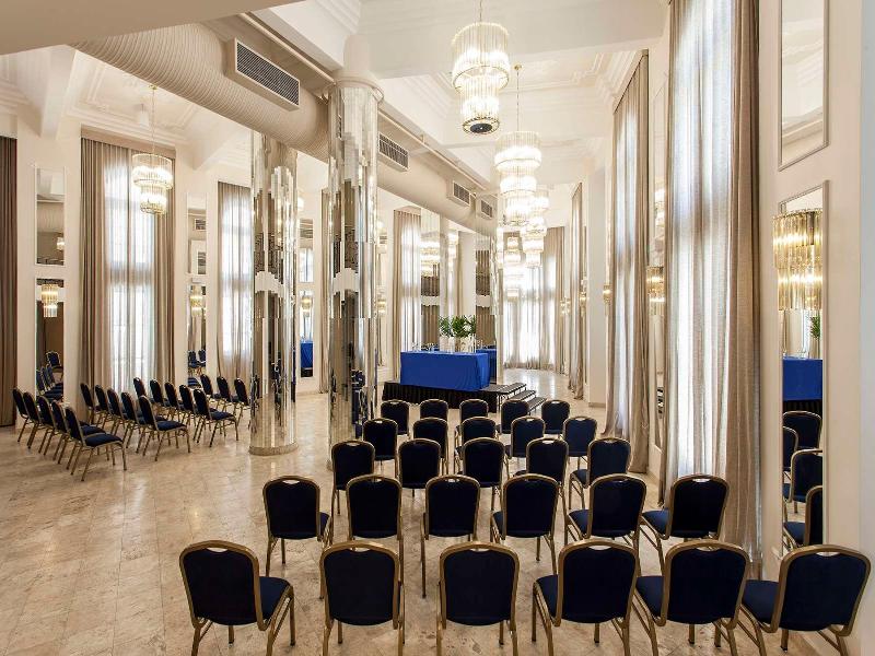 Fera Palace Hotel image