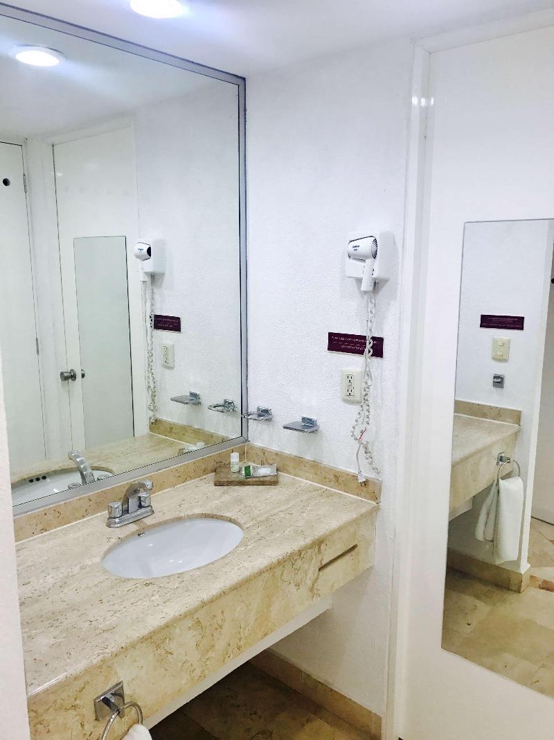 Days Inn by Wyndham Tuxtepec image