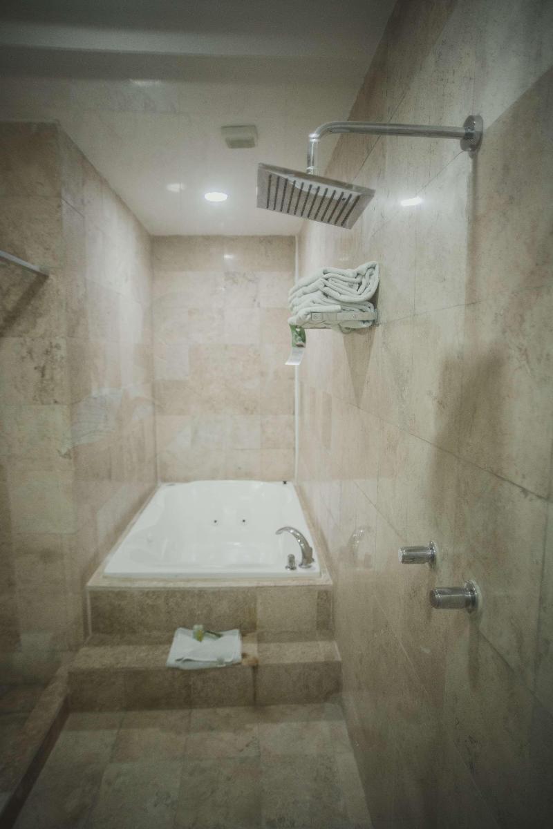 Days Inn by Wyndham Tuxtepec image