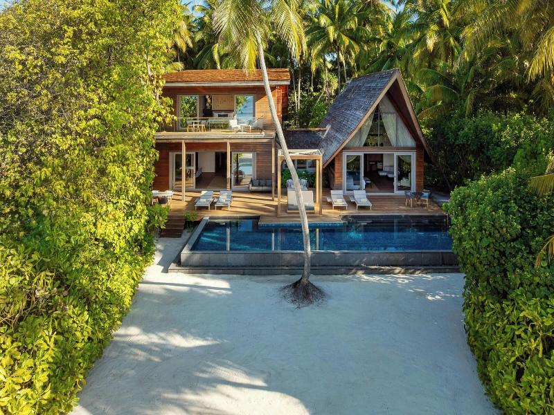 The St. Regis Maldives Vommuli Resort image