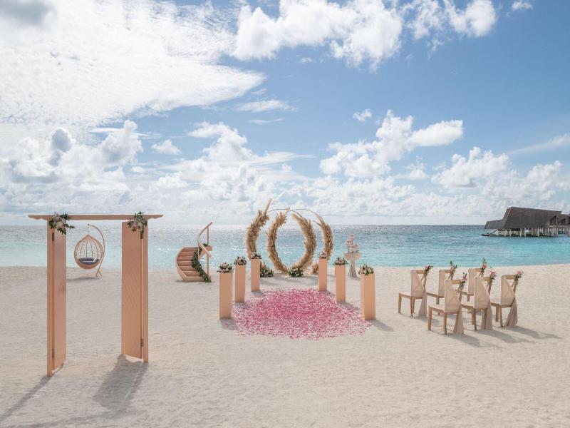 The St. Regis Maldives Vommuli Resort image