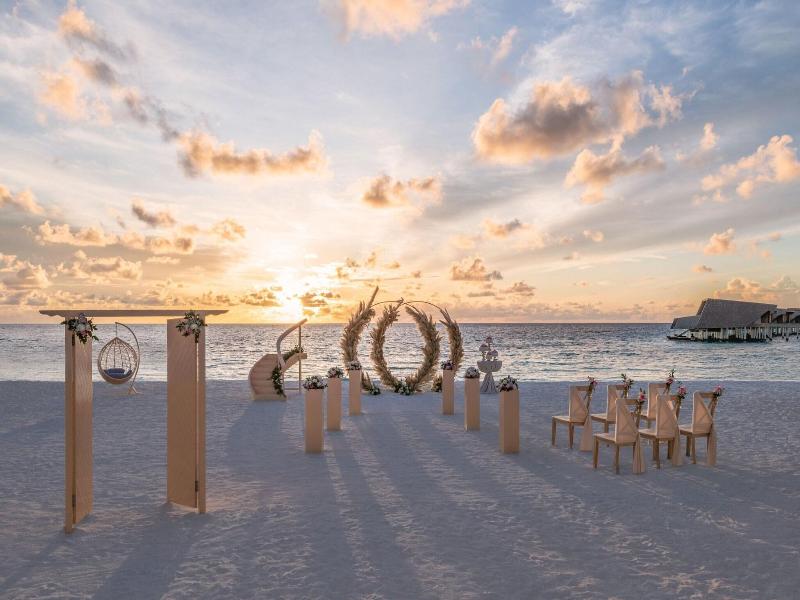 The St. Regis Maldives Vommuli Resort image