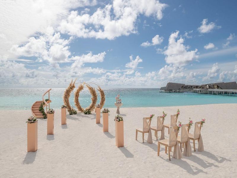 The St. Regis Maldives Vommuli Resort image