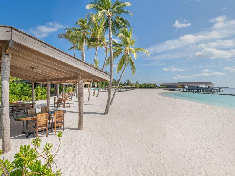 The St. Regis Maldives Vommuli Resort image