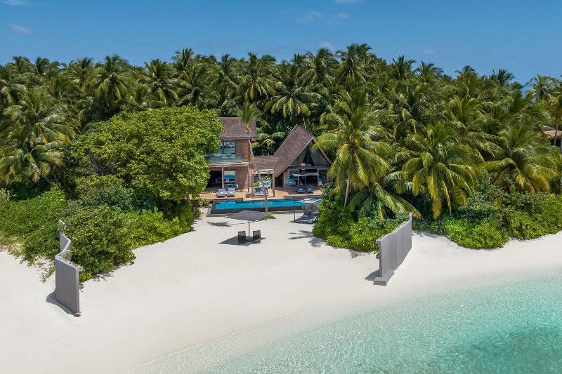 The St. Regis Maldives Vommuli Resort image