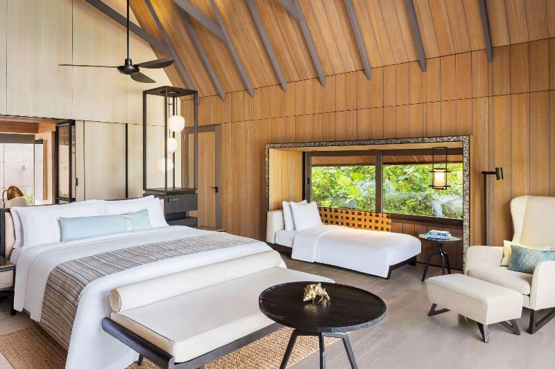The St. Regis Maldives Vommuli Resort image