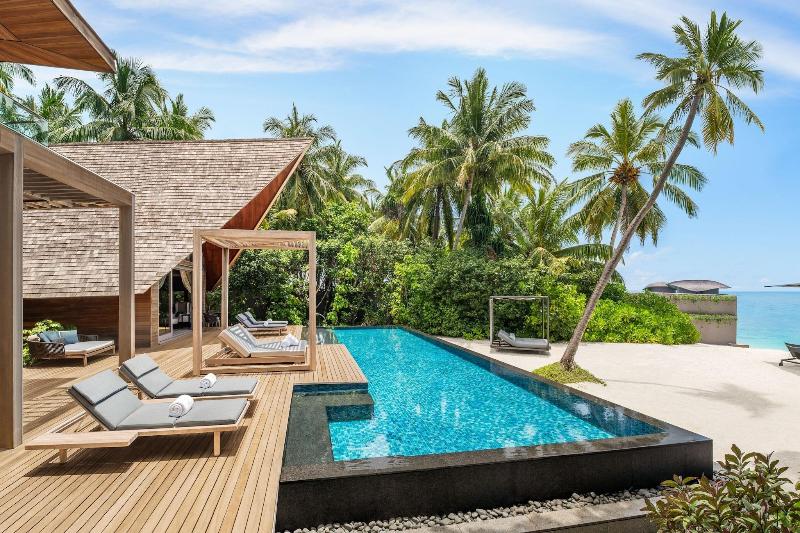 The St. Regis Maldives Vommuli Resort image