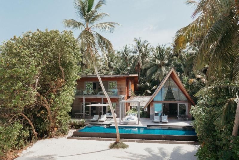 The St. Regis Maldives Vommuli Resort image