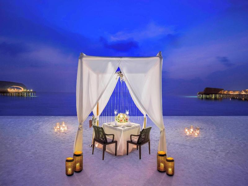 The St. Regis Maldives Vommuli Resort image