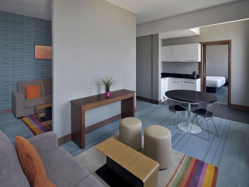 Aloft Dhahran image