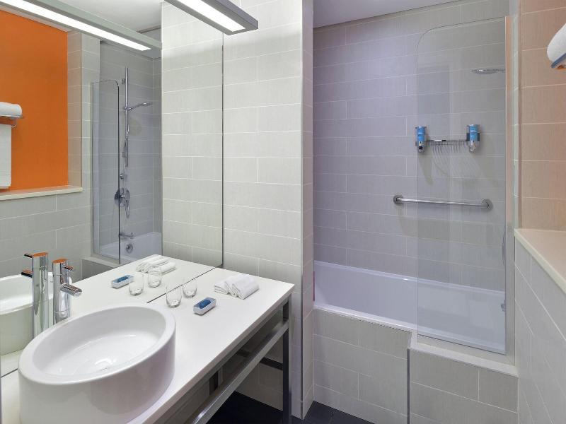 Aloft Dhahran image