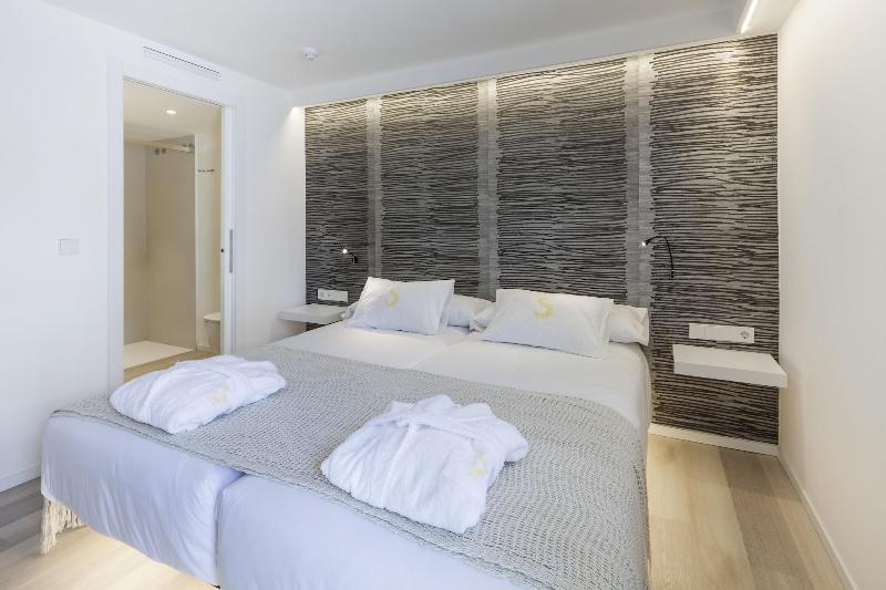 Sud Ibiza Suites image