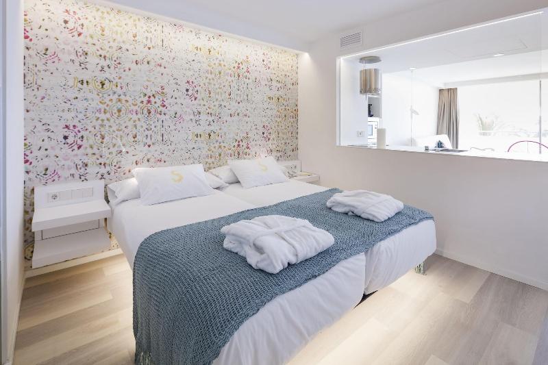 Sud Ibiza Suites image