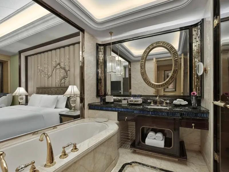 Wanda Reign Wuhan image