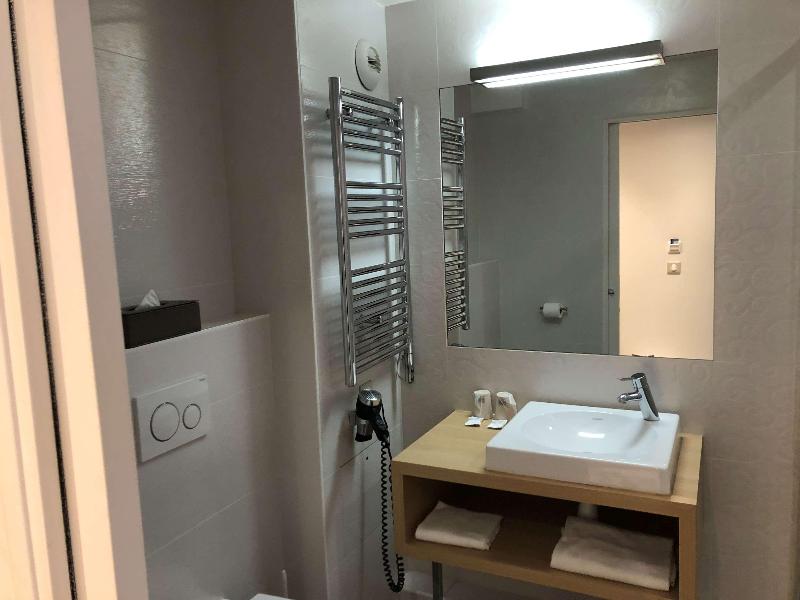 Kyriad Paris 18 Porte De Clignancourt Hotel image