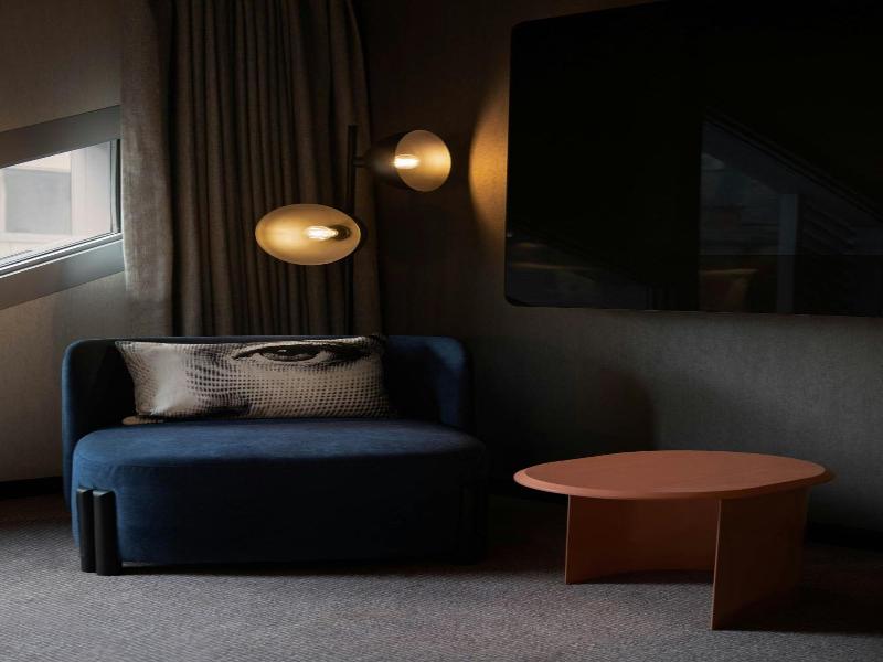 Montcalm East Autograph Collection image